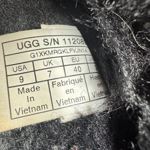 UGG Slippers - Picture 8 of 8
